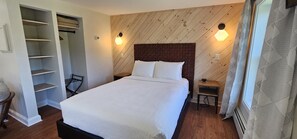 1 bedroom, travel crib, free WiFi, bed sheets