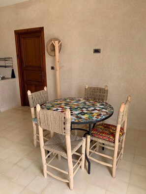 Dining - TIZIRI – Private Villa with Private Pool and AC – 10 min from Essaouira (Ghazoua)