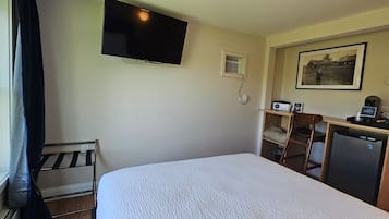 1 bedroom, travel cot, free WiFi, bed sheets