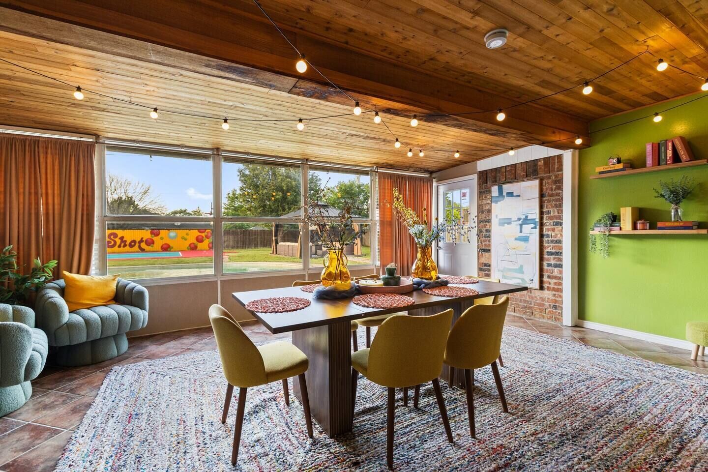 المنشأة من الداخل