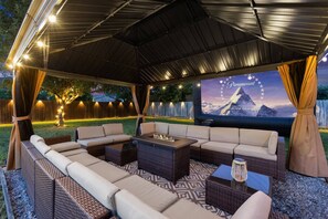 Terrace/patio - Oasis - Pickleball | Pool | Hot Tub | Game Room! (Ellis County)