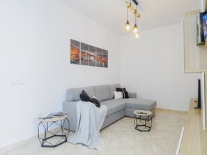 TV - Cubo's Lola Nueva House Town Center / urban / air conditioning / terrace / free Wi-Fi (Alhaurín el Grande)