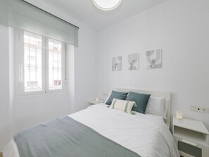 2 bedrooms, desk, iron/ironing board, free WiFi - Cubo's Lola Nueva House Town Center / urban / air conditioning / terrace / free Wi-Fi (Alhaurín el Grande)