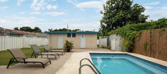 Private Pool Near the Beach Pet Friendly