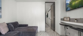 Private Pool Near the Beach Pet Friendly