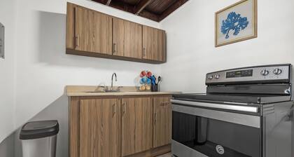 Private Pool Near the Beach Pet Friendly