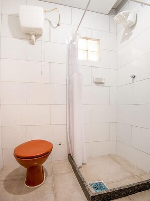 Bathroom - OYO Girassol Carioca (Rio de Janeiro)