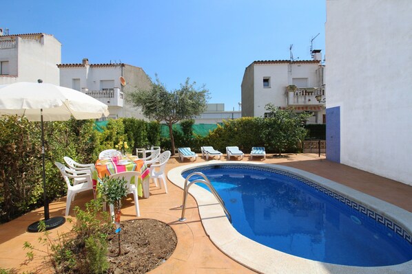 Villa | Pool | Indoor pool, outdoor pool - Lakeview Villa With Private Pool (Castello d'Empuries)