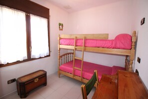 Villa | 3 bedrooms, iron/ironing board