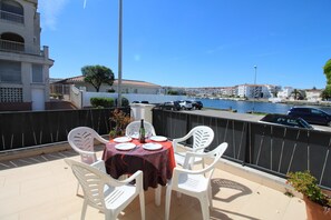 Villa | Exterior - Lakeview Villa With Private Pool (Castello d'Empuries)