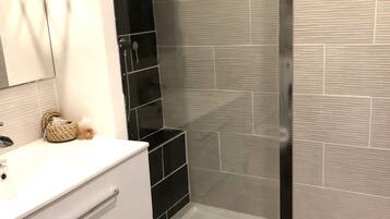 Apartemen | Kamar mandi | Pengering rambut