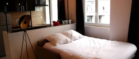 Apartment | 1 bedroom, iron/ironing board