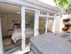 1 makuuhuone, yksilöllisesti sisustettu, yksilöllisesti kalustettu