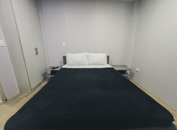 Standard Double Room | Free WiFi, bed sheets