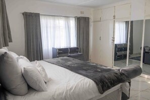 4 Schlafzimmer, Bügeleisen/Bügelbrett, WLAN, Bettwäsche