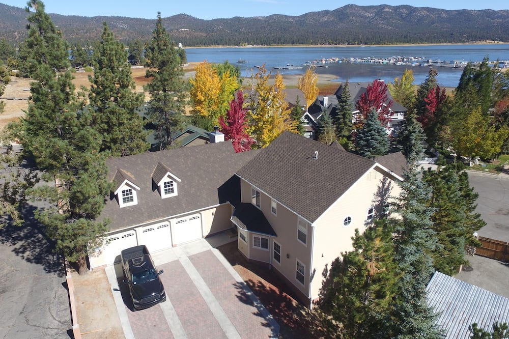 Lakeview Court Castle