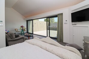 1 Schlafzimmer, individuell dekoriert, individuell eingerichtet