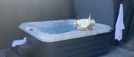 Stuga | Bubbelpool utomhus