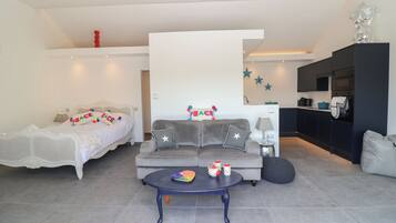 1 bedroom, individually decorated, individually furnished, free WiFi