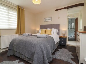 1 bedroom, individually decorated, individually furnished, free WiFi