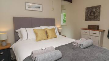 1 bedroom, individually decorated, individually furnished, free WiFi