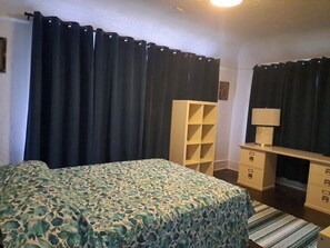 3 Schlafzimmer, Schreibtisch, Bügeleisen/Bügelbrett, kostenloses WLAN