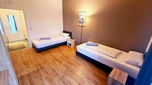 1 bedroom, desk, free WiFi, bed sheets