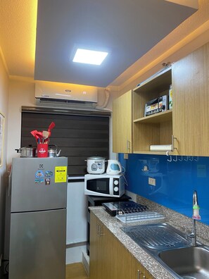 Microwave, stovetop