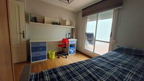 3 عدّة غرف نوم وواي فاي وملاءات أسرّة