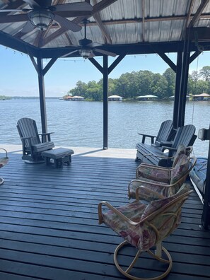 Terrace/patio - Lazy Lakeside Retreat (Frankston)