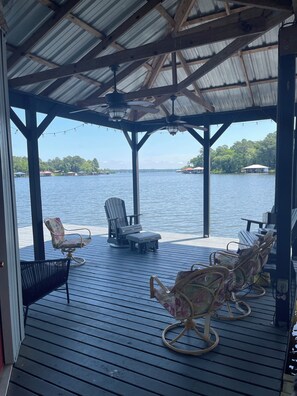 Terrace/patio - Lazy Lakeside Retreat (Frankston)