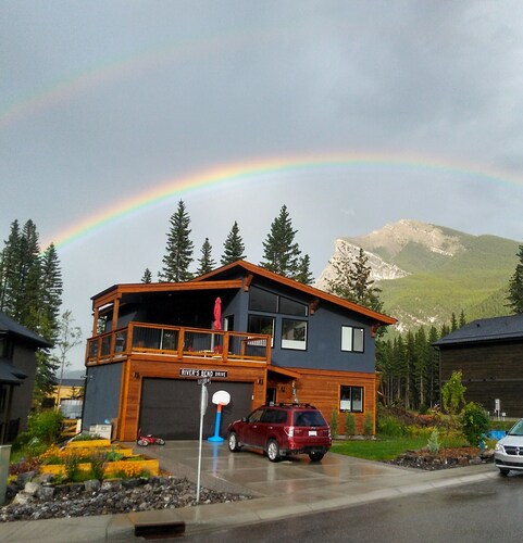 Near Canmore, AB a One Bedroom studio suite with full bath and kitchentte in DMF