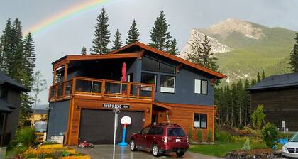 Near Canmore, AB a One Bedroom studio suite with full bath and kitchentte in DMF