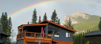 Near Canmore, AB a One Bedroom studio suite with full bath and kitchentte in DMF