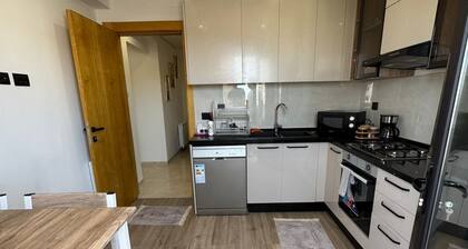 Charming 2-bedroom apartment with WiFi, AC in welcoming Sousse