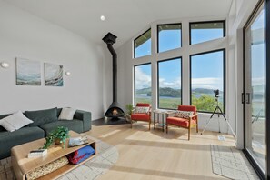 TV, fireplace - Nestucca Bay / Waterfront, Mountain & Lake Views (Cloverdale)