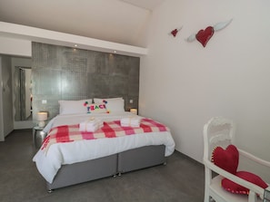 Cottage | 1 bedroom, individually decorated, individually furnished, free WiFi