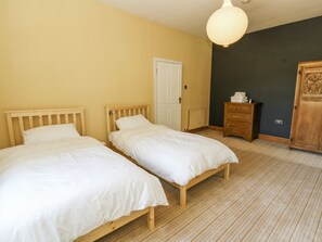 6 bedrooms, individually decorated, individually furnished, free WiFi - The Retreat at Glanrannell Park House (Llanwrda)