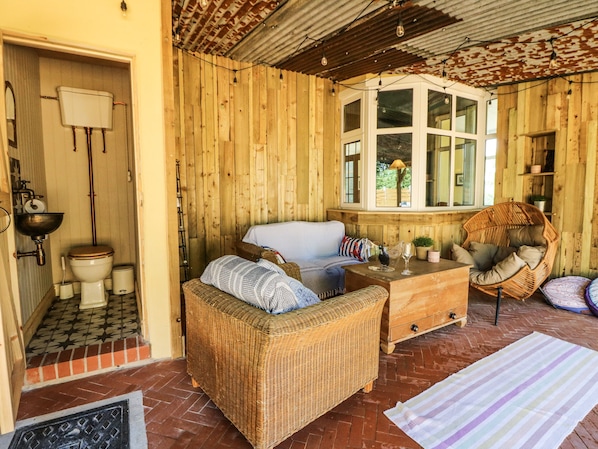 Terrace/patio - The Retreat at Glanrannell Park House (Llanwrda)