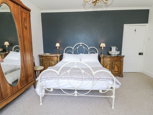 6 bedrooms, individually decorated, individually furnished, free WiFi - The Retreat at Glanrannell Park House (Llanwrda)