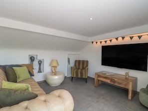 Cottage | Living area