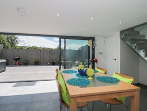 Cottage | Outdoor dining