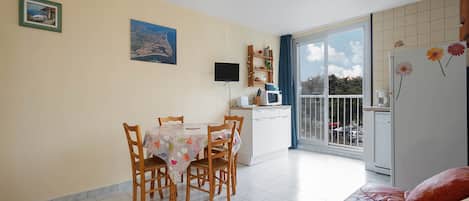 تناول الطعام