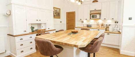 Máy rửa bát, dụng cụ nấu nướng/bát dĩa/dao nĩa