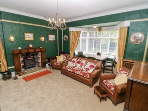 Living area - Bentfield House (Rotherham)