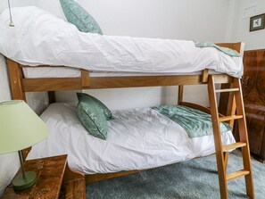 4 bedrooms, individually decorated, individually furnished, free WiFi - Bentfield House (Rotherham)