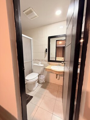 Double Room | Bathroom - Hotel Ossi Inn  (Matamoros)