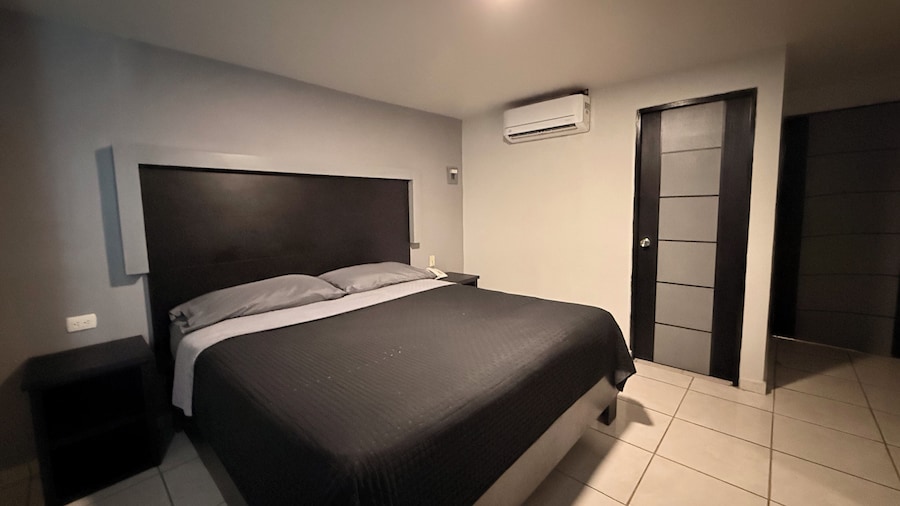 Hotel Ossi Inn