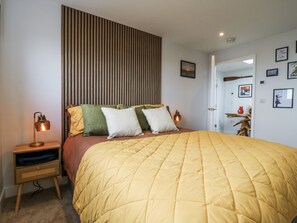 Cottage | 2 bedrooms, individually decorated, individually furnished, free WiFi