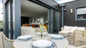 Cottage | Outdoor dining